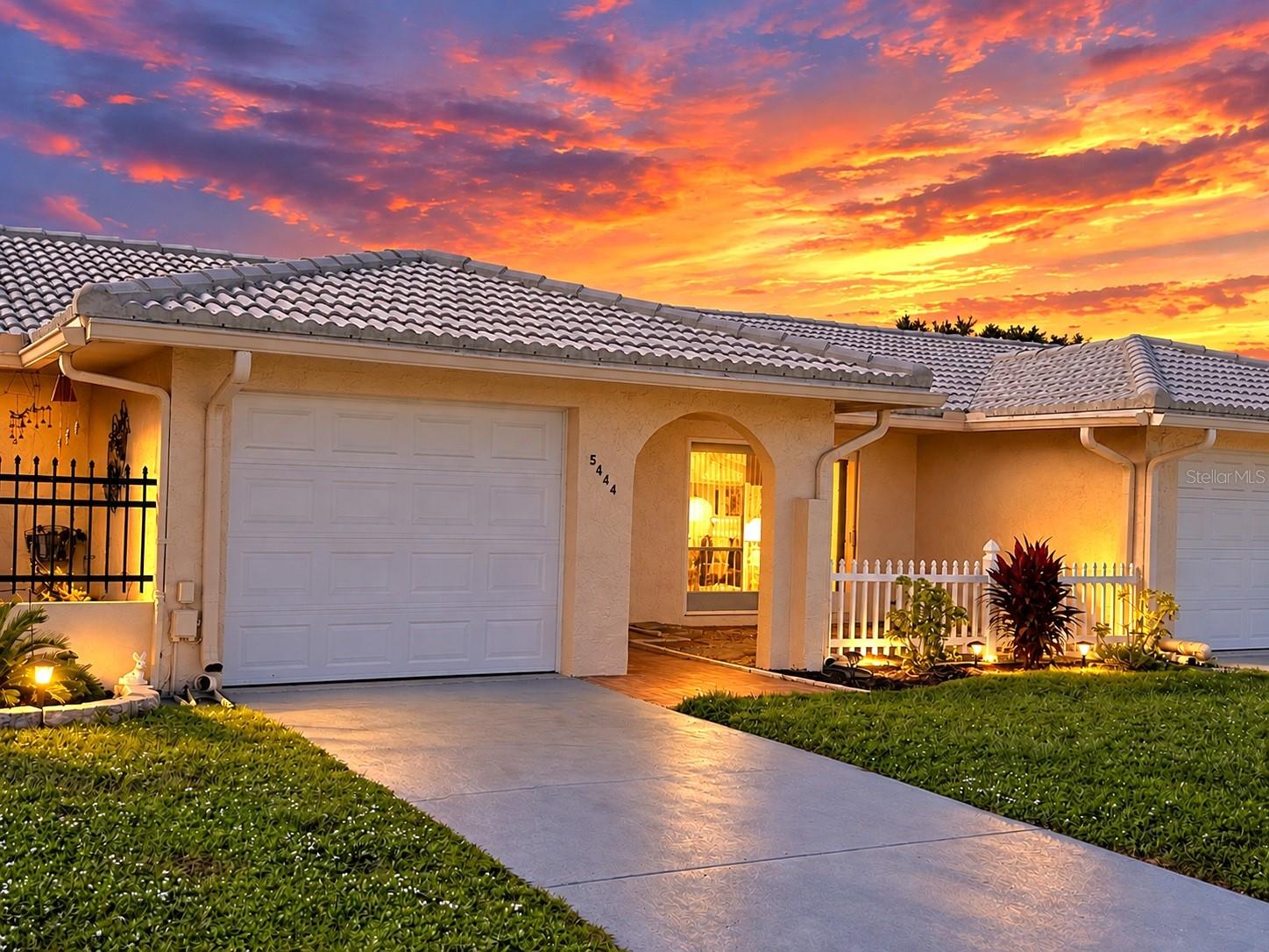 5444 GLEN IVY PLACE