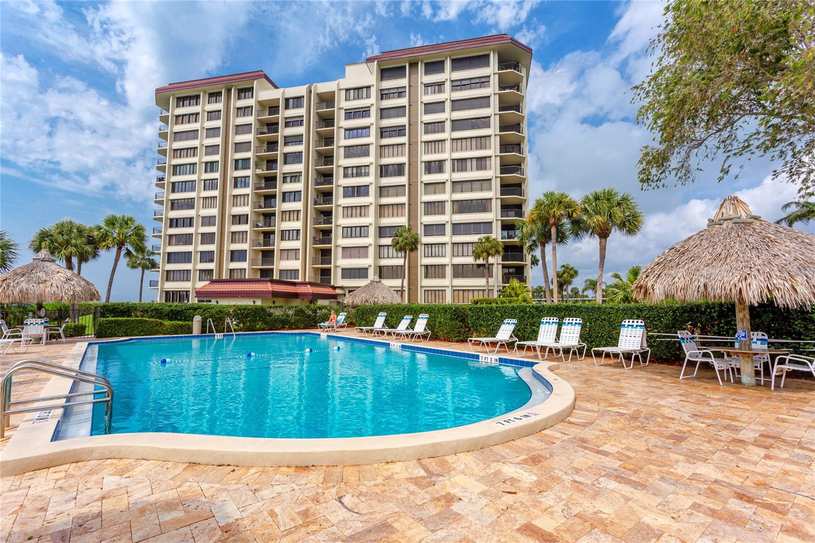 736 Island Way Condo