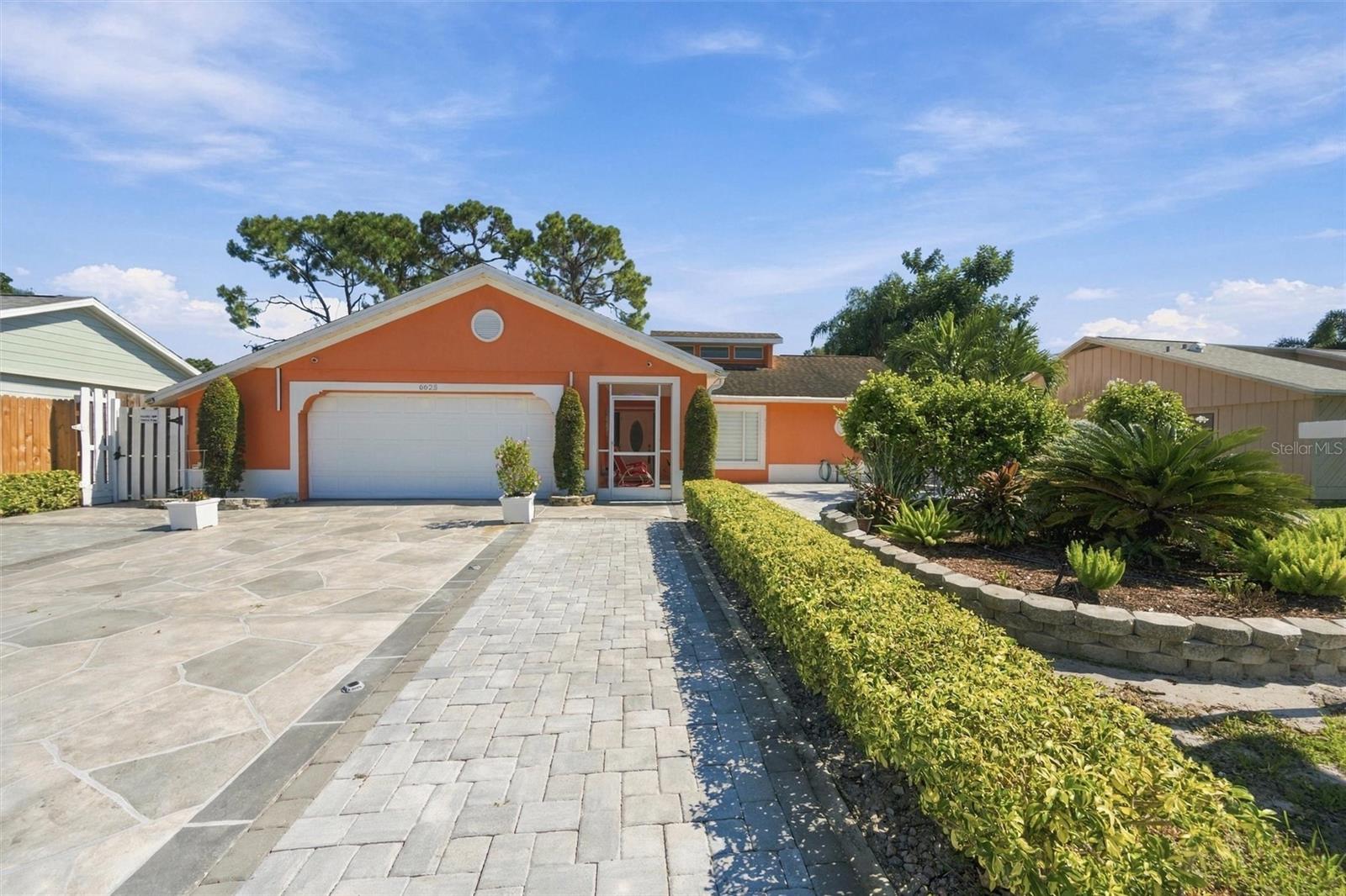 6625 MAUNA LOA BOULEVARD home for sale in Lake Sarasota