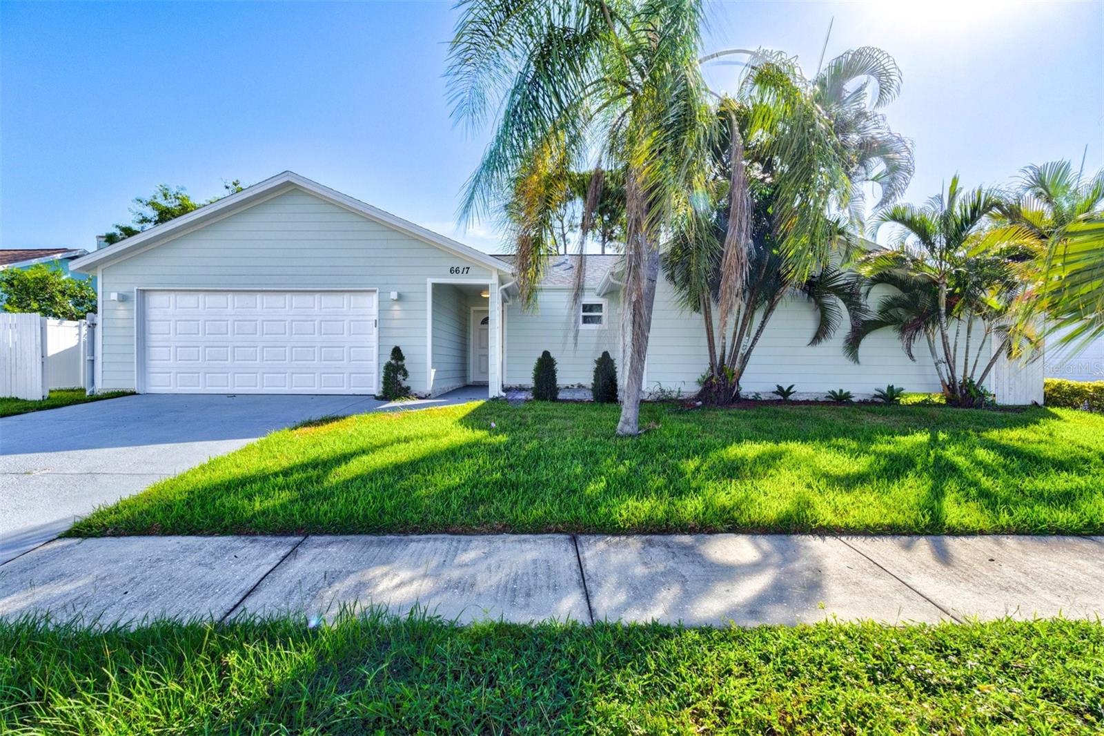 6617 MAUNA LOA BOULEVARD home for sale in Lake Sarasota