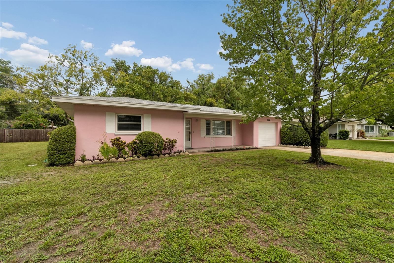 808 WOODLEY ROAD