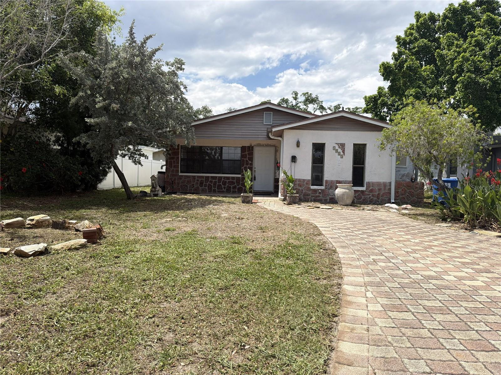 1835 MARYLAND AVENUE home for sale in Shoreacres Center