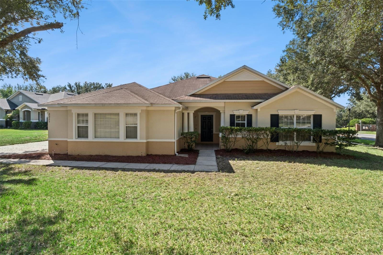 2225 REEFVIEW LOOP