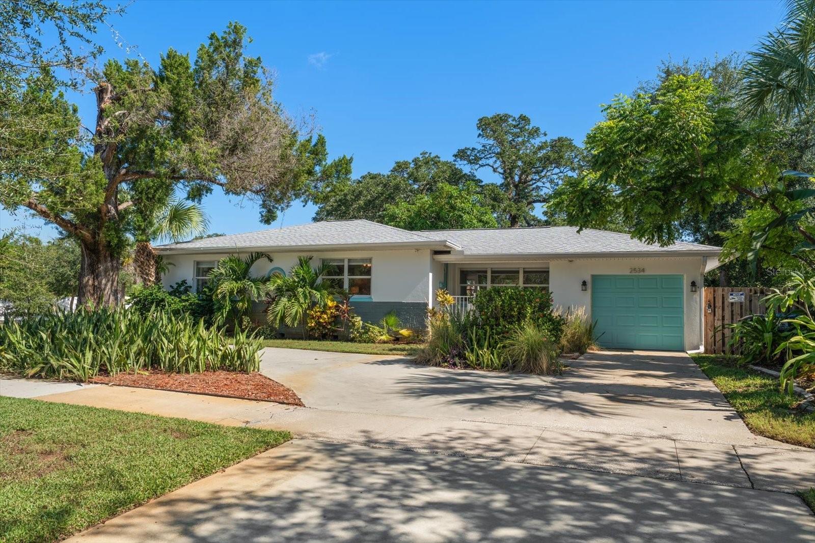 2534 BAYSIDE DRIVE